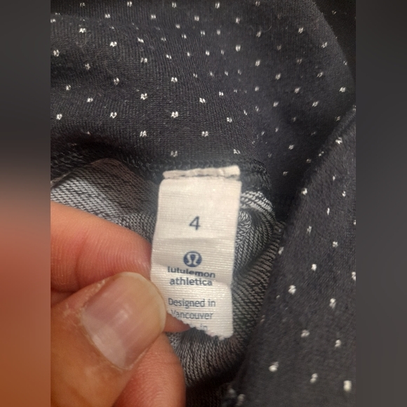 Lululemon - Women's Leggings-Size 4 - Black/Print - Picture 6 of 7